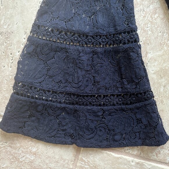 LOFT LACE, BELL-SLEEVED TOP:PREOWNED NAVY SMALL - Picture 8 of 9